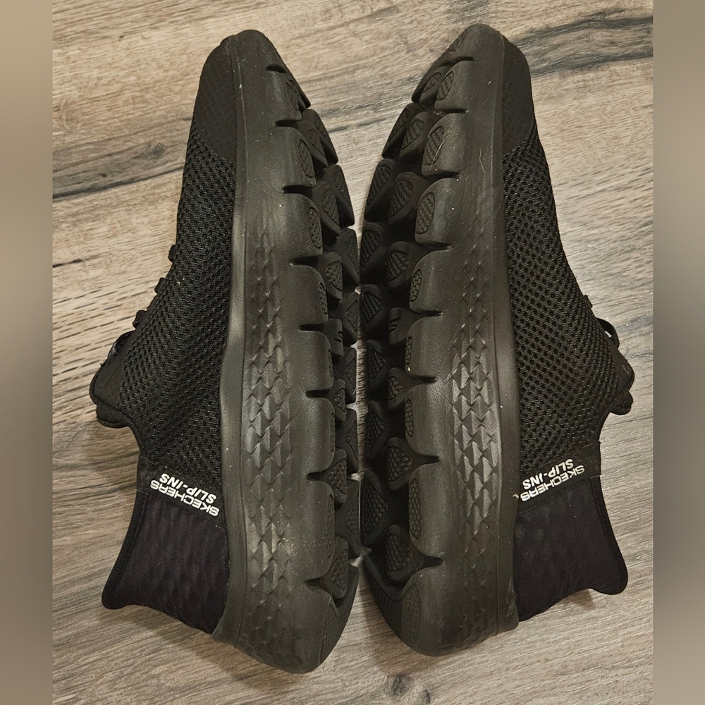 Skechers Women's Go Walk Black Sneakers - Picture 5 of 8